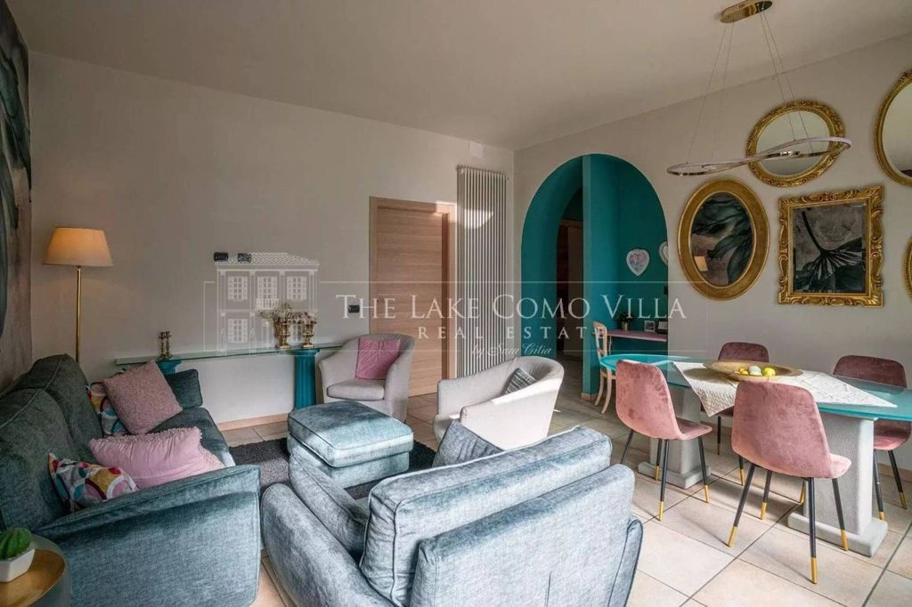 Luxury Apartment for sale in Menaggio, 550 000 €, Photo 1