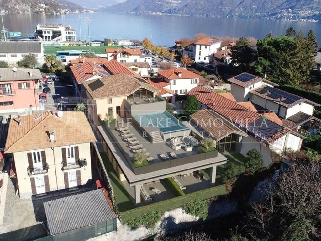 Luxury Apartment for sale in Menaggio, 780 000 €, Photo 1