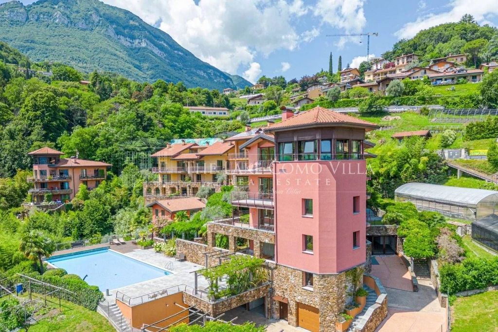 Luxury Apartment for sale in Menaggio, 730 000 €, Photo 1