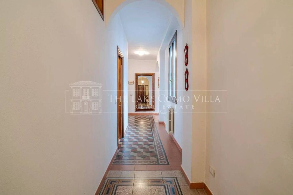 Luxury Apartment for sale in Como, 690 000 €, Photo 3