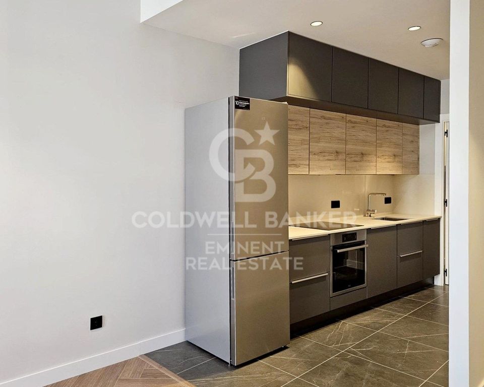Luxury Apartment for sale in Barcelona, 640 000 €, Photo 5