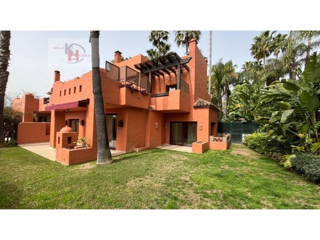 Luxury House for sale in Marbella, 2 500 000 €, Photo 2