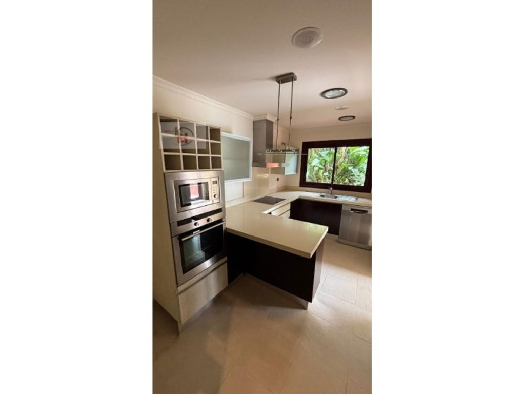 Luxury House for sale in Marbella, 2 500 000 €, Photo 5