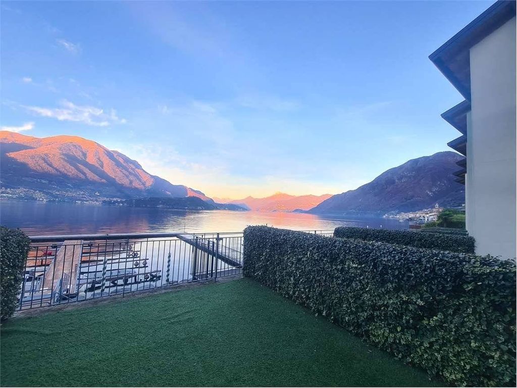 Luxury House for sale in Lezzeno, 1 600 000 €, Photo 1