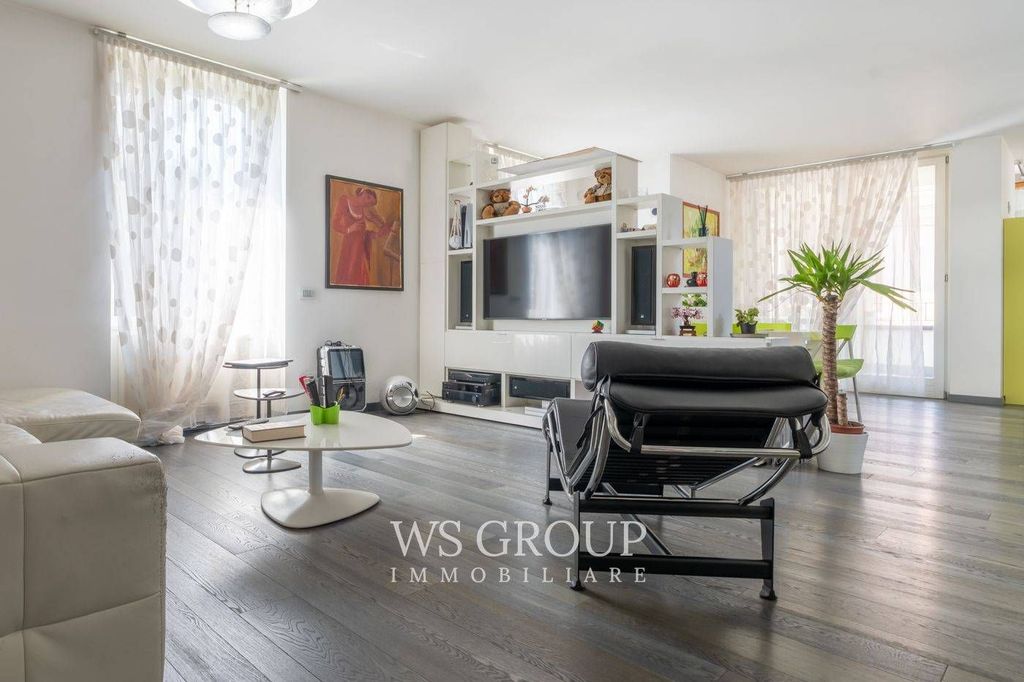 Luxury House for sale in Monza, 650 000 €, Photo 2