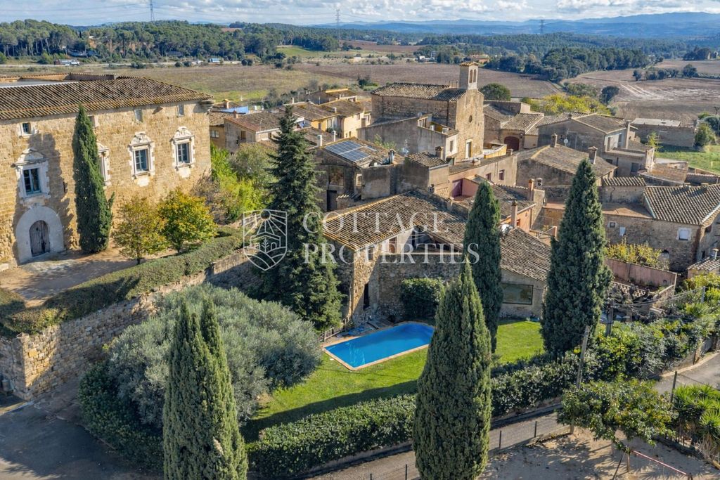 Luxury House for sale in Orriols, 710 000 €, Photo 1