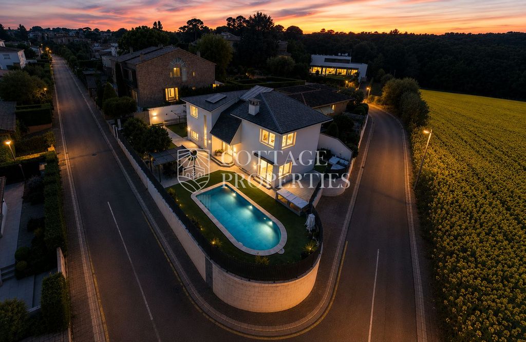 Maison de luxe à vendre à Girona, 1 050 000 €, Photo 2