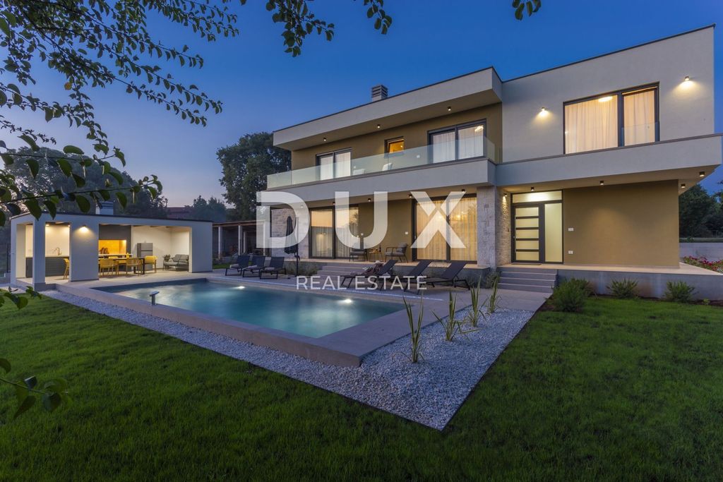 Maison de luxe à vendre à Svetvincenat, 950 000 €, Photo 2
