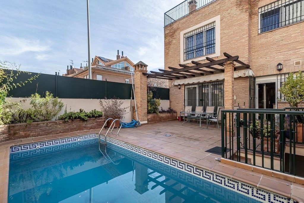 Maison de luxe à vendre à Granada, 945 000 €, Photo 1