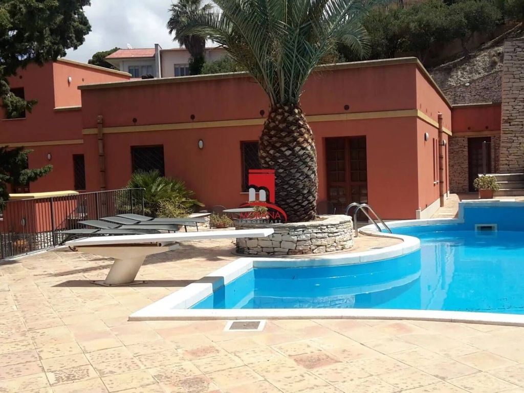 Luxury House for sale in Erice, 1 500 000 €, Photo 1