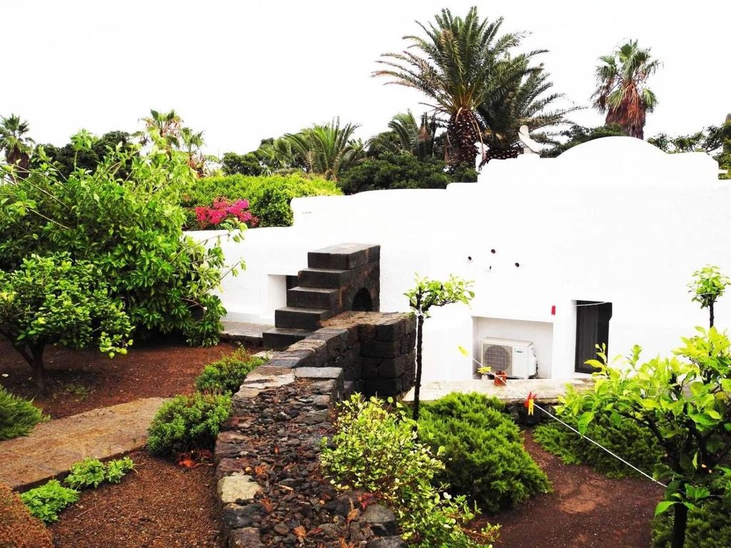 Luxury House for sale in Pantelleria, 1 700 000 €, Photo 6