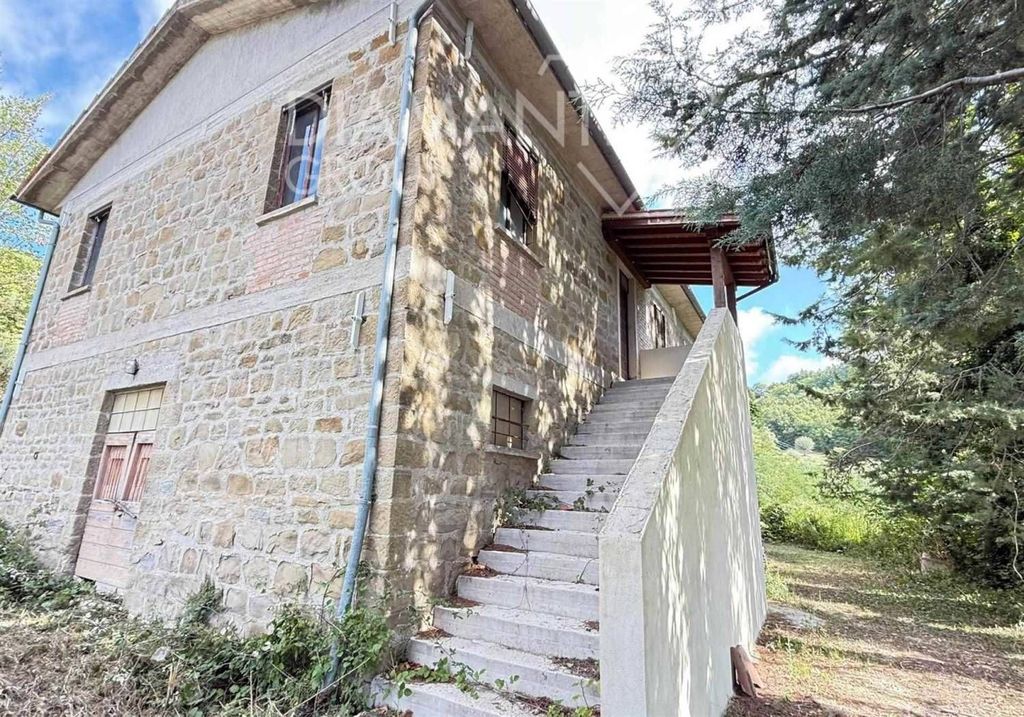 Luxury House for sale in Gubbio, 450 000 €, Photo 1
