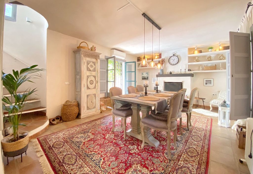 Luxury House for sale in Marbella, 995 000 €, Photo 2