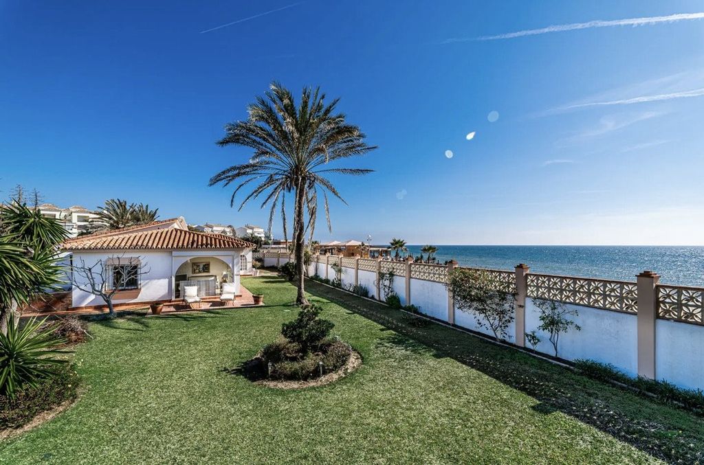 Luxury House for sale in Marbella, 2 200 000 €, Photo 3