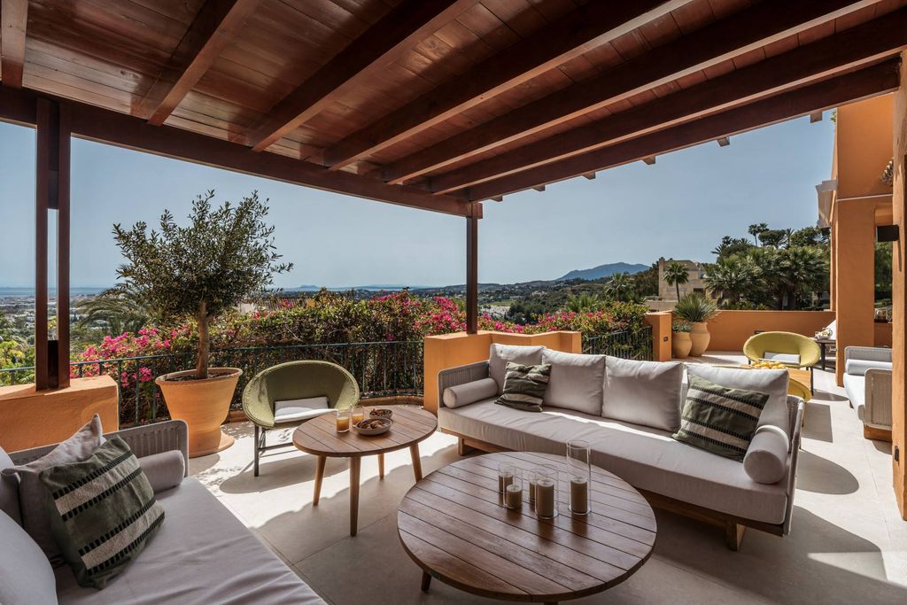 Luxury Apartment for sale in Nueva Andalucia, 2 648 000 €, Photo 2