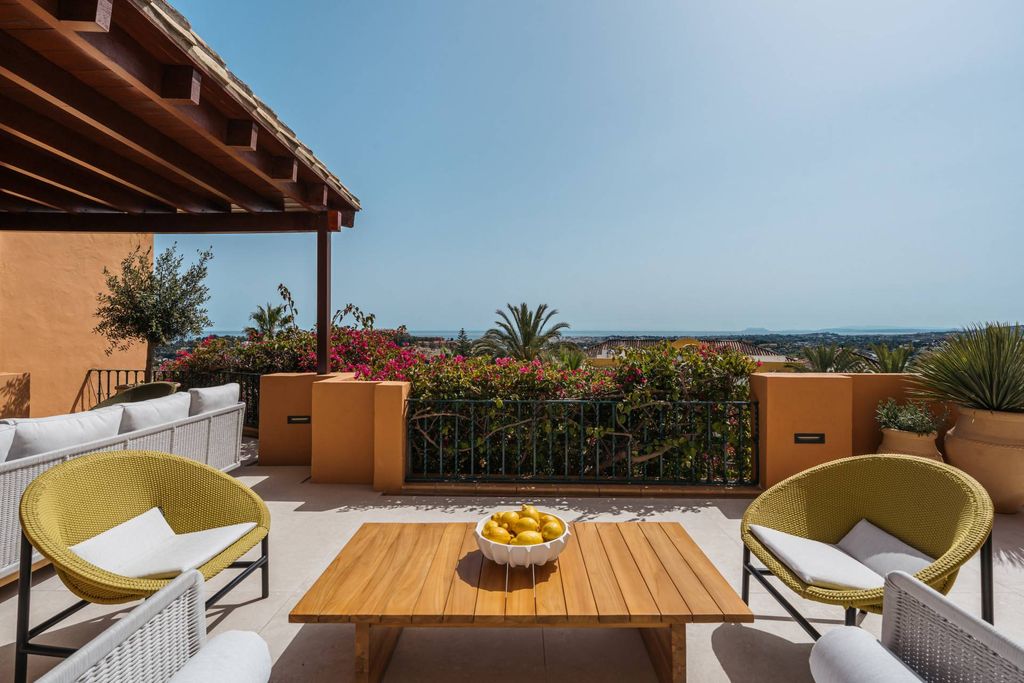 Luxury Apartment for sale in Nueva Andalucia, 2 648 000 €, Photo 3