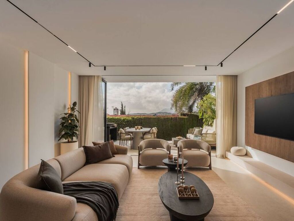 Luxury House for sale in Nueva Andalucia, 1 550 000 €, Photo 4