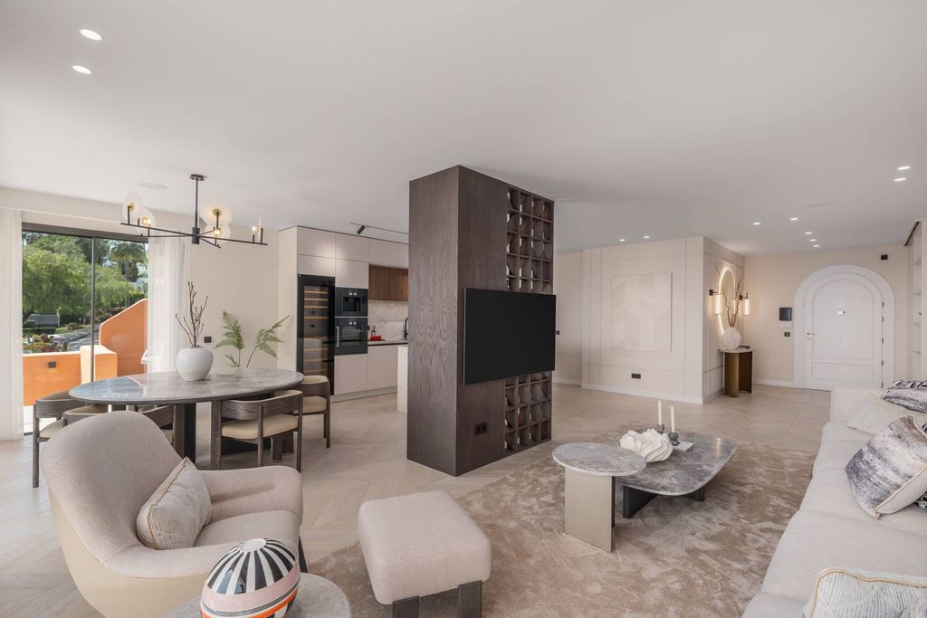 Luxury Apartment for sale in Nueva Andalucia, 2 648 000 €, Photo 5