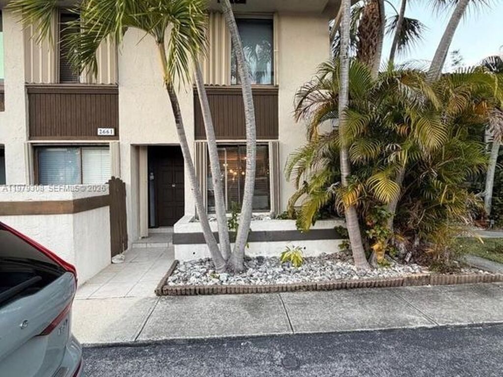 Maison de luxe à vendre à North Miami Beach, 539 864 €, Photo 1