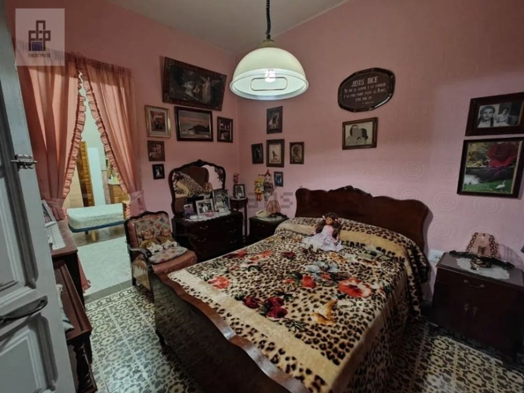 Maison de luxe à vendre à Sant Boi de Llobregat, 400 000 €, Photo 3