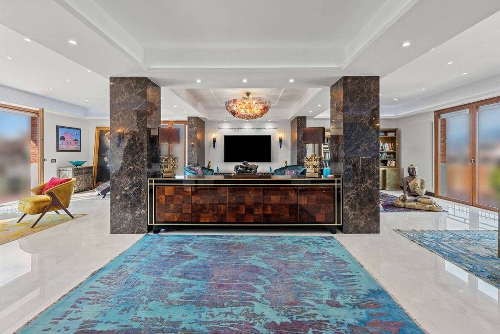 Luxury Apartment for sale in Massa, 1 300 000 €, Photo 1