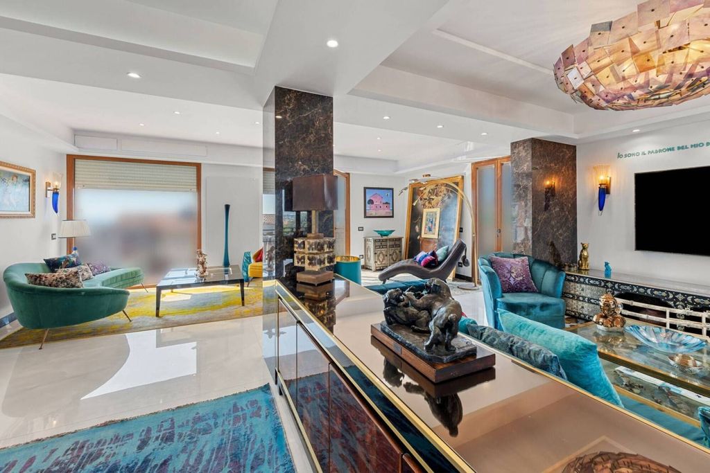 Luxury Apartment for sale in Massa, 1 300 000 €, Photo 2