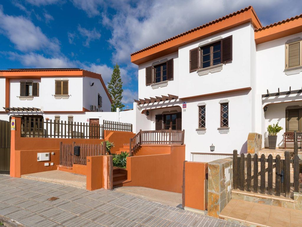 Luxury House for sale in San Bartolomé de Tirajana, 650 000 €, Photo 2