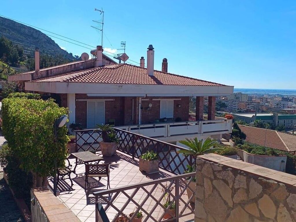 Luxury House for sale in Erice, 1 250 000 €, Photo 1