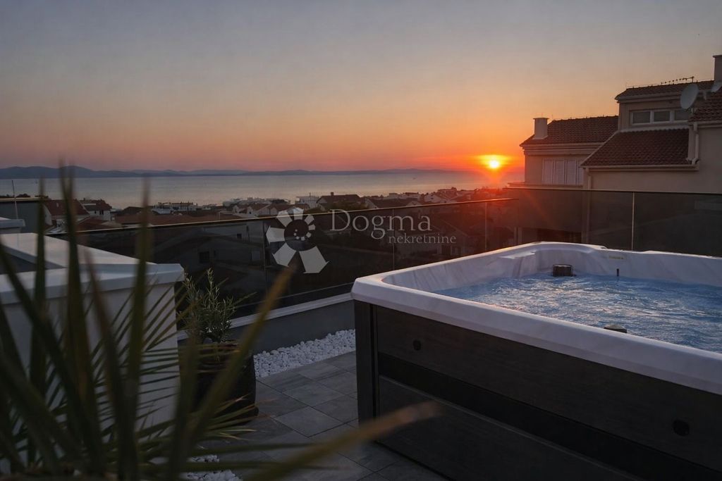 Luxury Apartment for sale in Zadar, 520 000 €, Photo 1