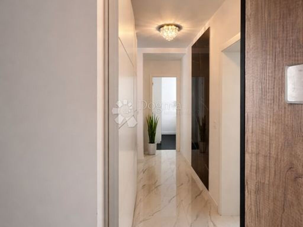 Luxury Apartment for sale in Zadar, 520 000 €, Photo 5