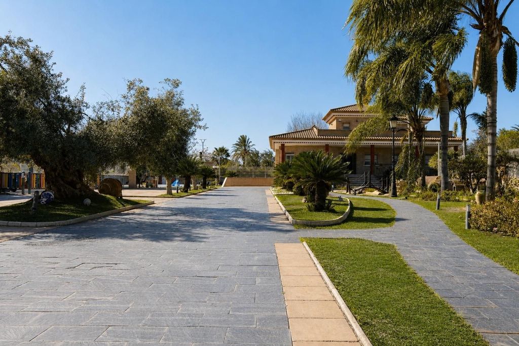Luxury House for sale in Torreagüera, 698 500 €, Photo 2
