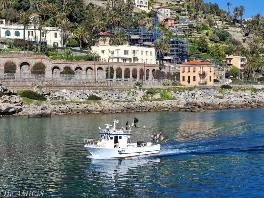 Luxury Apartment for sale in Bordighera, 780 000 €, Photo 1