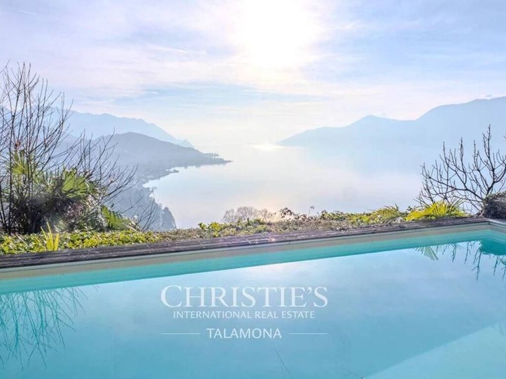 Luxury House for sale in Luino, 2 280 000 €, Photo 1