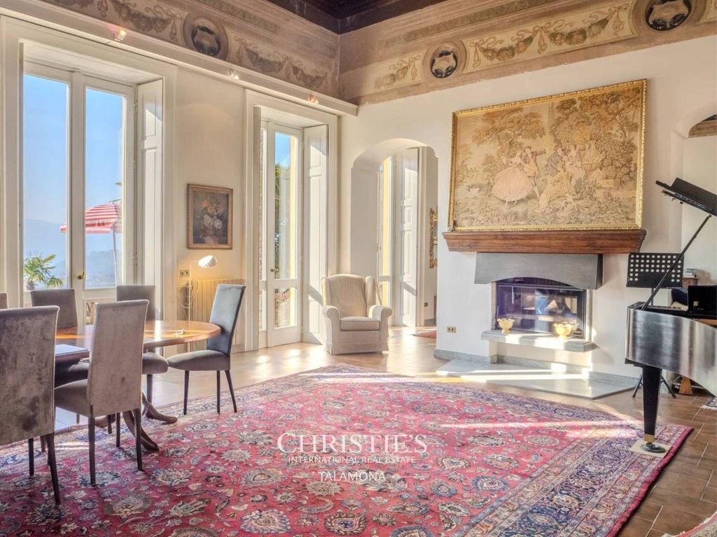 Luxury House for sale in Besozzo, 1 590 000 €, Photo 1