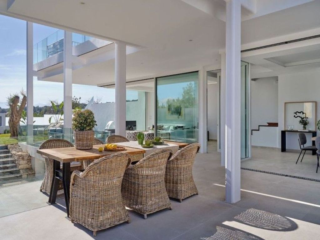 Luxury House for sale in Marbella, 1 950 000 €, Photo 3