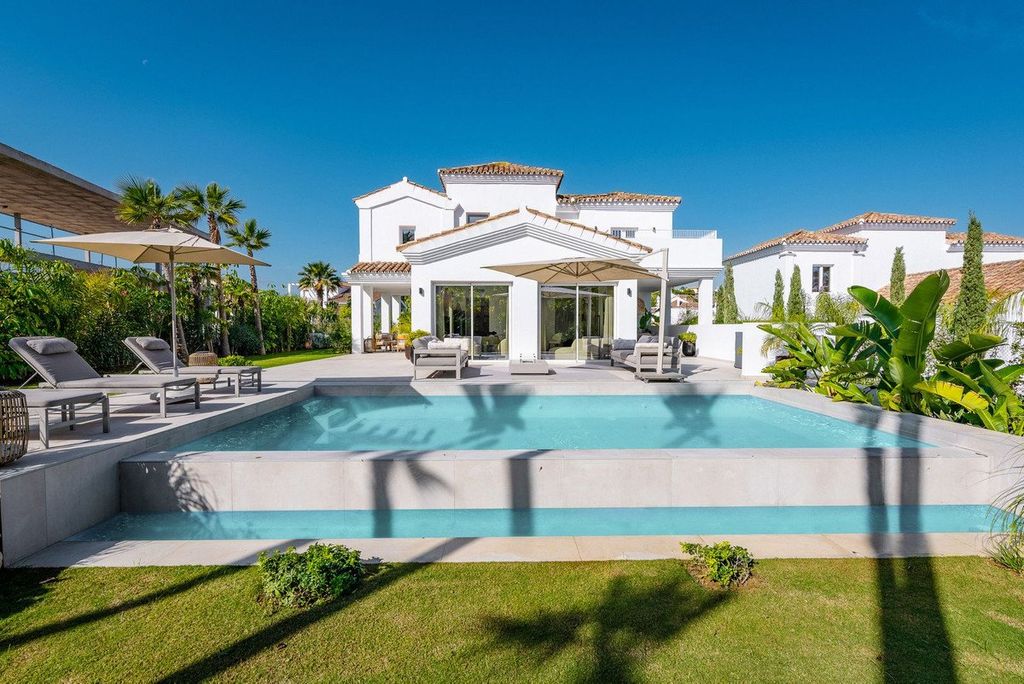Luxury House for sale in Casares, 1 499 000 €, Photo 1