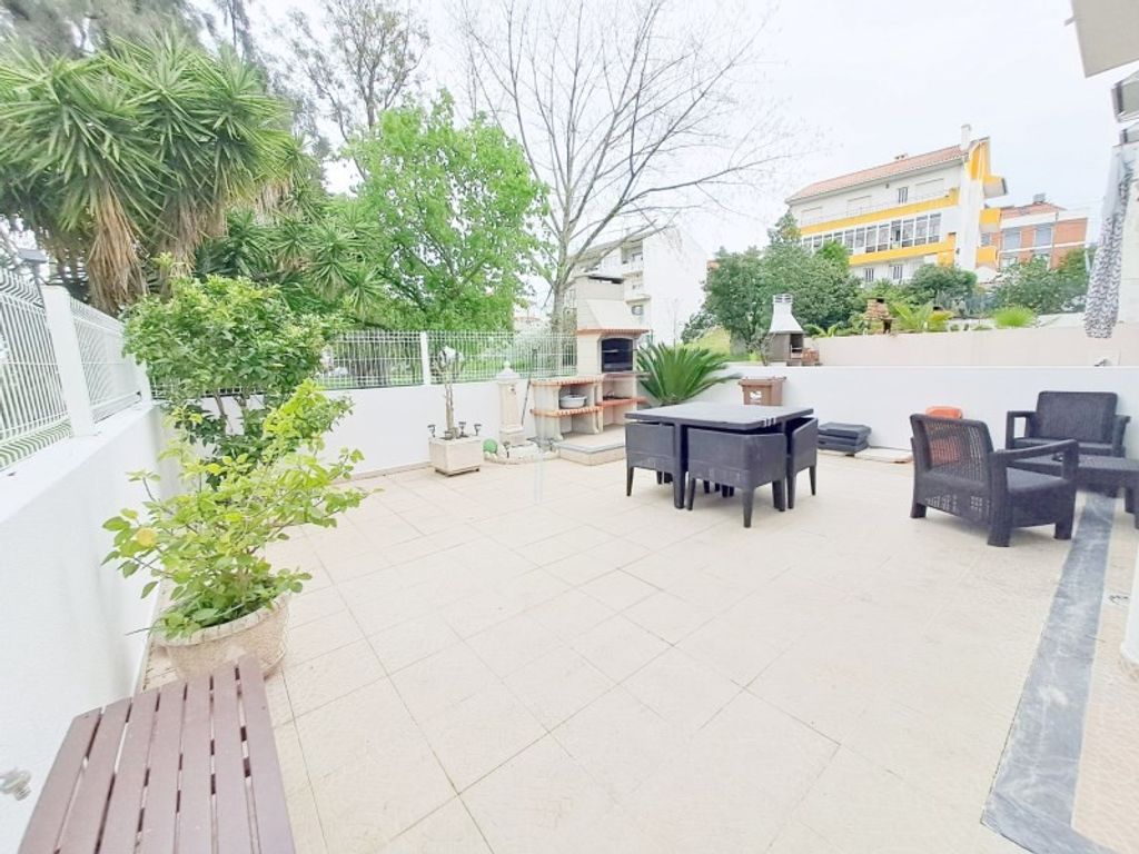 Luxury House for sale in Seixal, 497 500 €, Photo 1