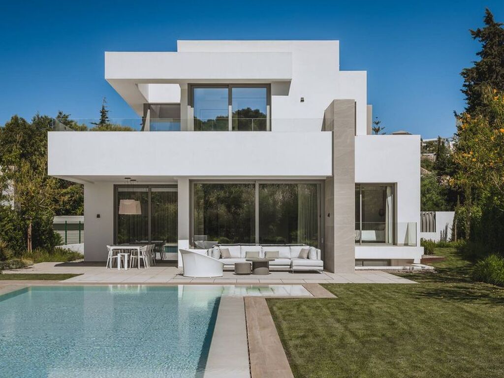 Luxury House for sale in Marbella, 2 395 000 €, Photo 1