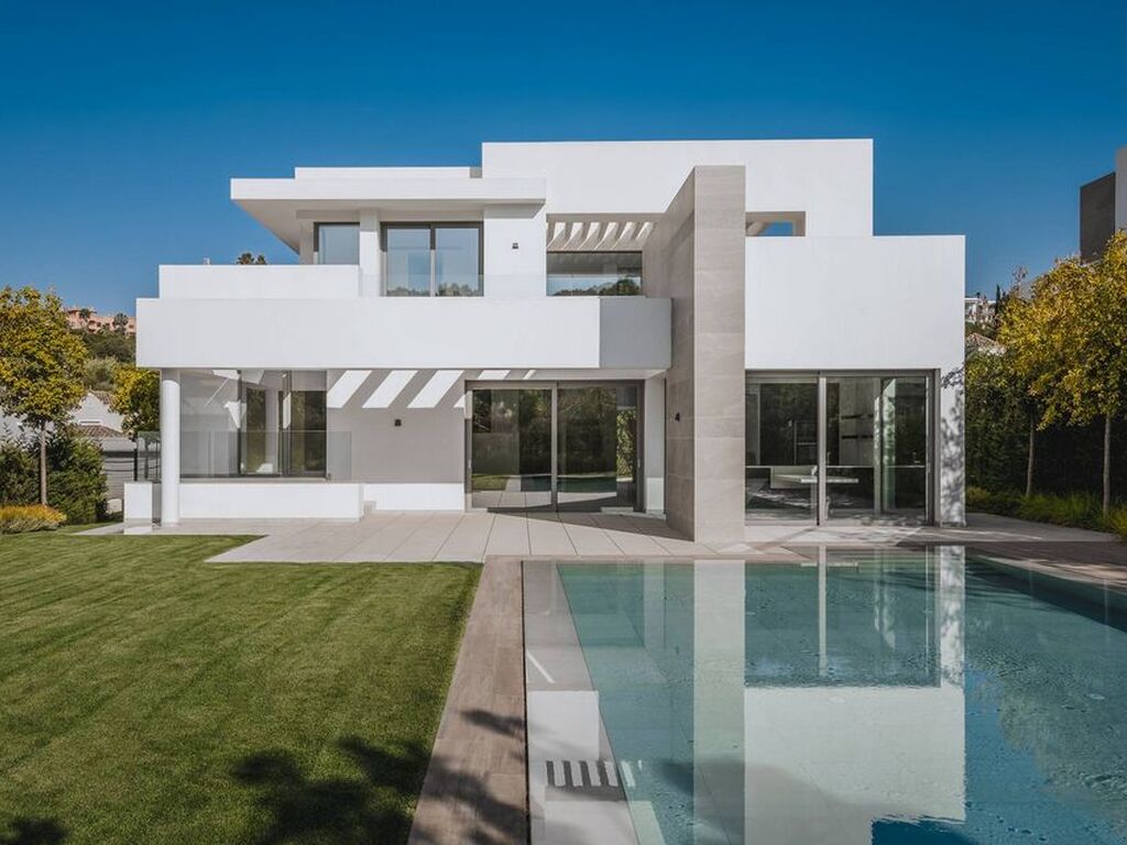 Luxury House for sale in Marbella, 2 625 000 €, Photo 1