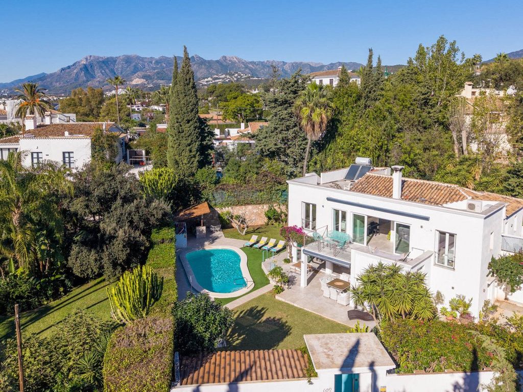 Luxury House for sale in Marbella, 2 380 000 €, Photo 2