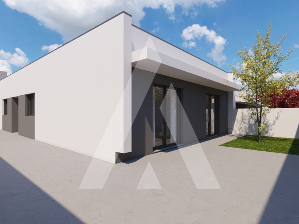 Luxury House for sale in Santa Maria Da Feira, 440 000 €, Photo 2