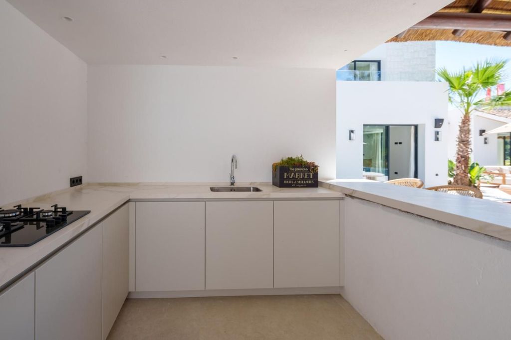 Luxury House for sale in Marbella, 7 400 000 €, Photo 2