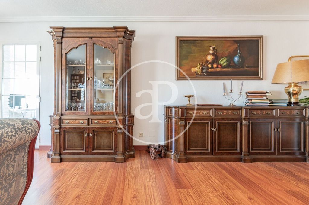 Luxury Apartment for sale in Madrid, 1 245 000 €, Photo 2