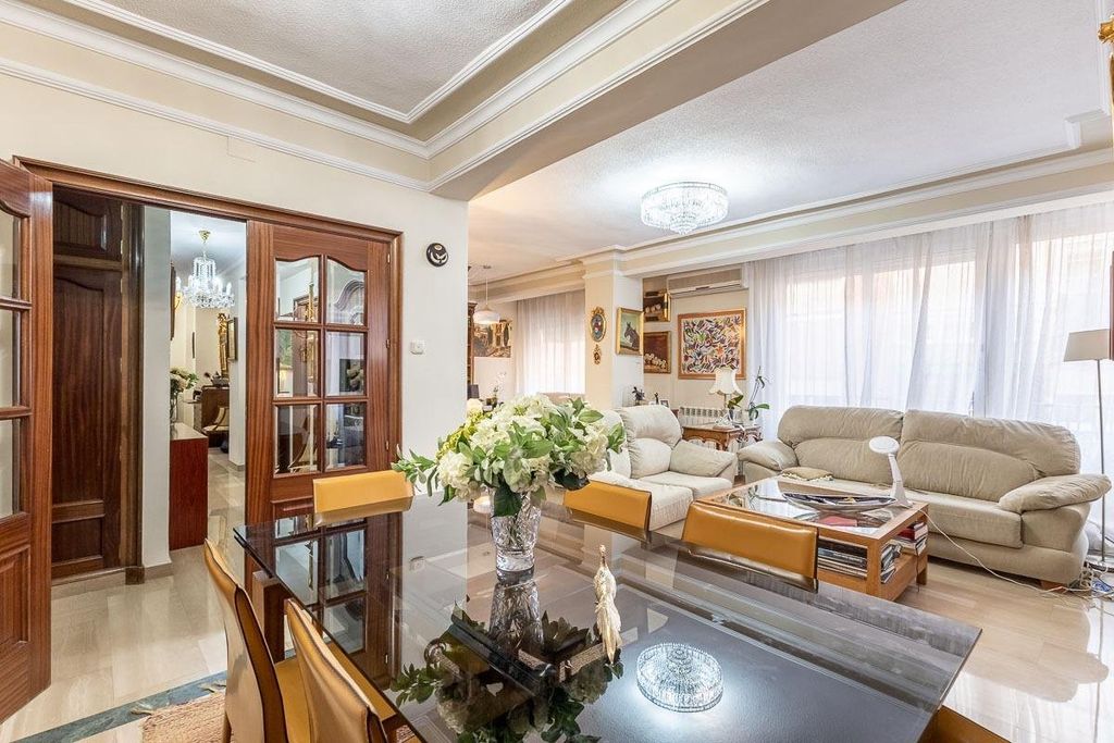 Luxury Apartment for sale in Granada, 459 900 €, Photo 2