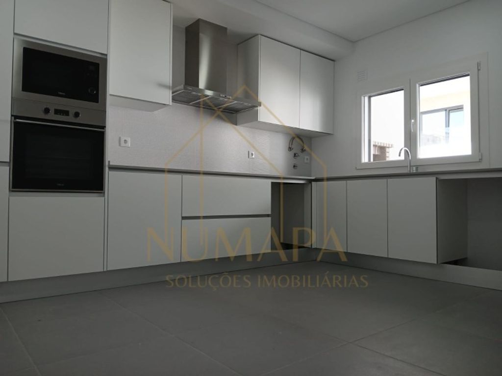 Luxury House for sale in Seixal, 585 000 €, Photo 4