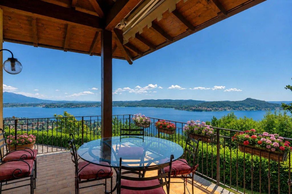 Maison de luxe à vendre à Massino Visconti, 1 330 000 €, Photo 1