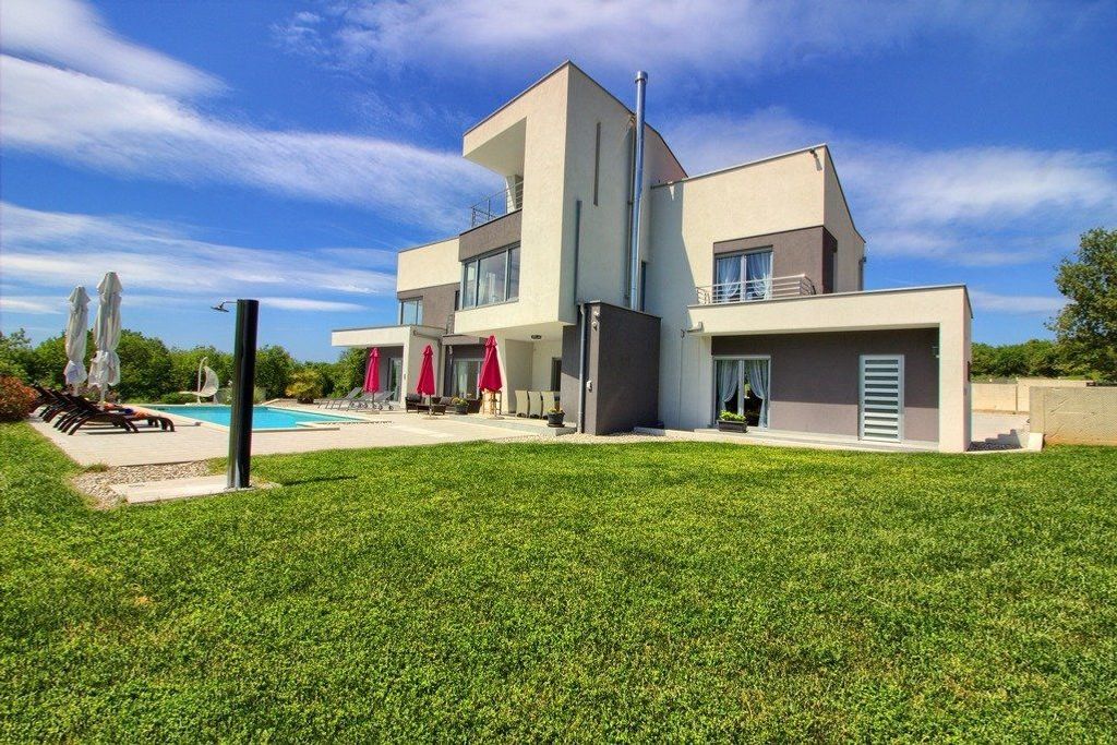 Maison de luxe à vendre à Krnica, 699 000 €, Photo 1