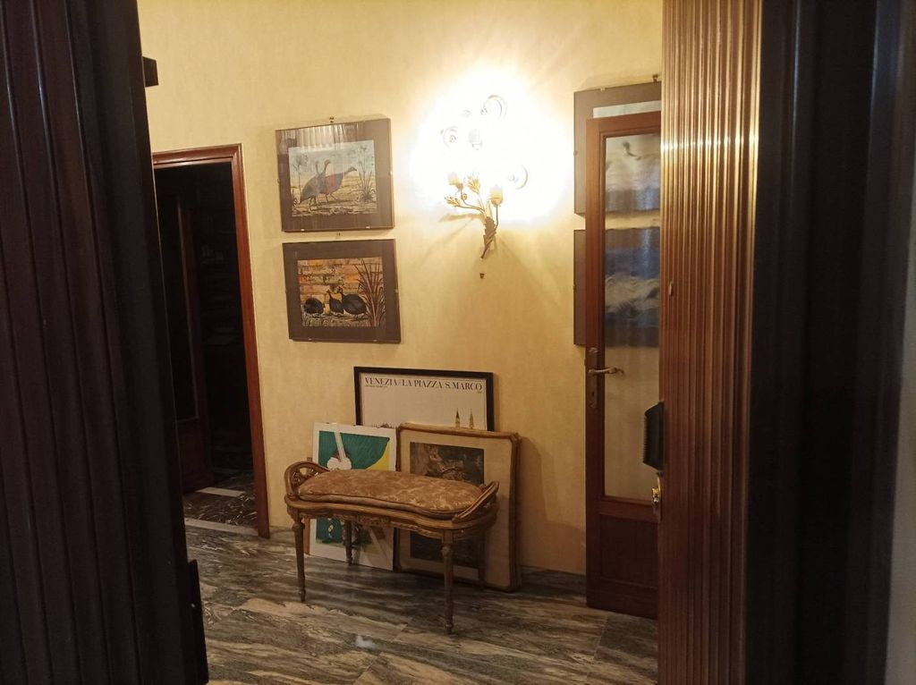 Luxury Apartment for sale in Rome, 1 050 000 €, Photo 2