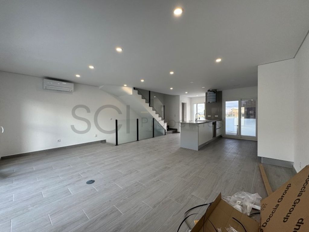 Luxury House for sale in Seixal, 555 000 €, Photo 2