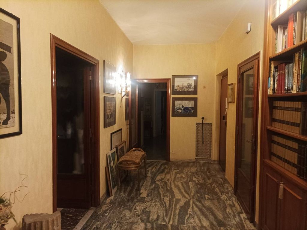 Luxury Apartment for sale in Rome, 1 050 000 €, Photo 3